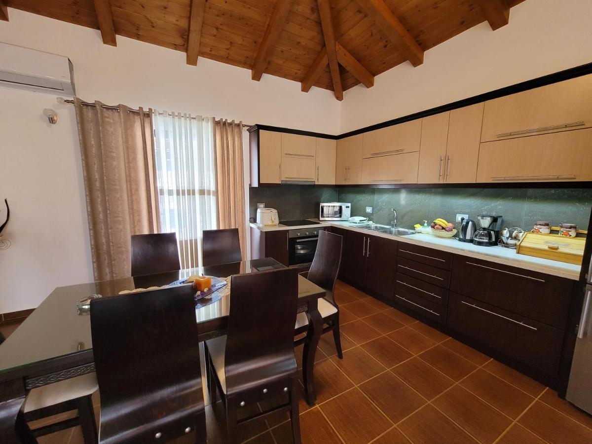 Villa Jiota Ксамил Экстерьер фото